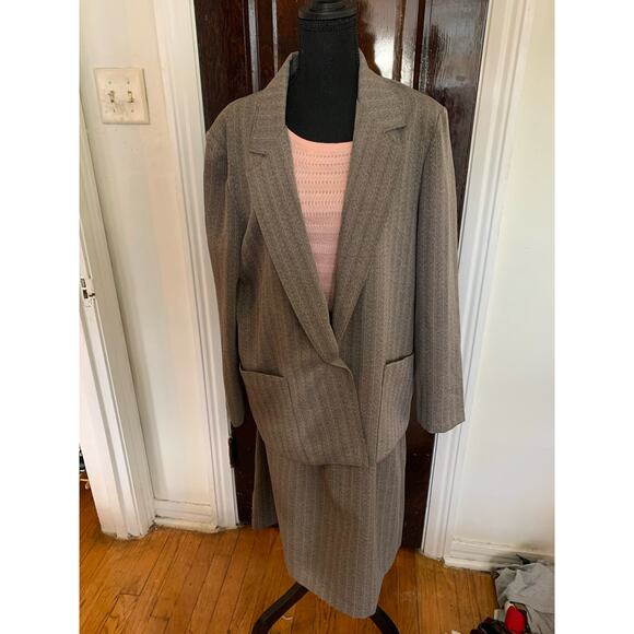 New Attitude Tweed Skirt Blazer 2 Pc Suit Gray w Pink Pinstripes Sz 30 In Waist - Picture 2 of 8